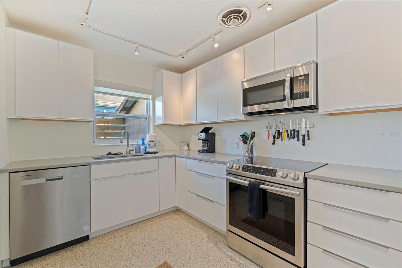 627 70TH AVE, ST PETE BEACH, FL — photo 35