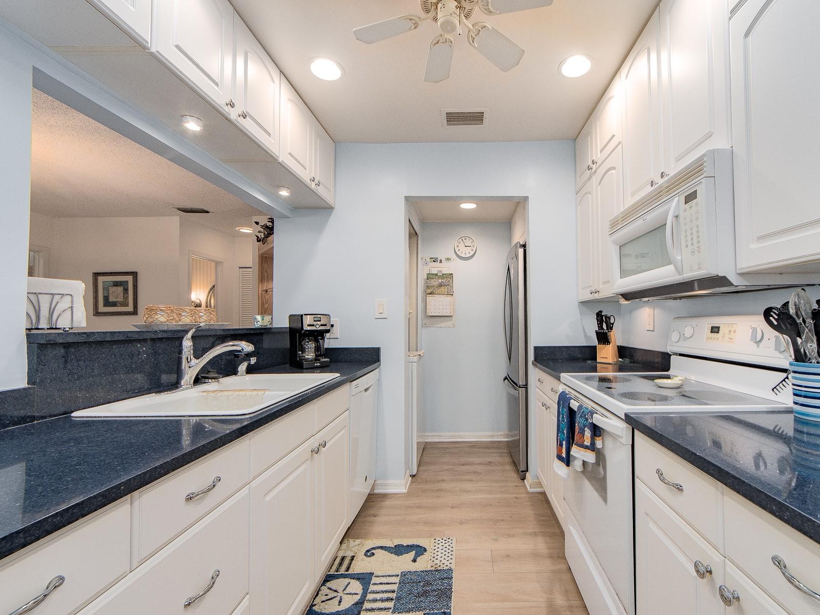 2900 GULF BLVD #307, BELLEAIR BEACH, FL — photo 21