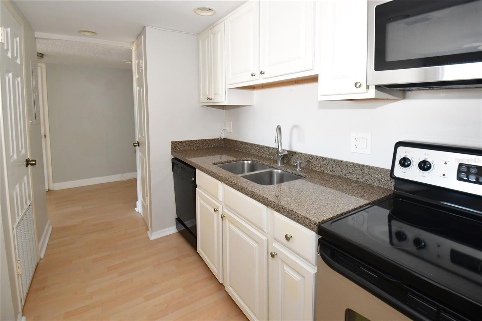 51 ISLAND WAY #909, CLEARWATER, FL — photo 27