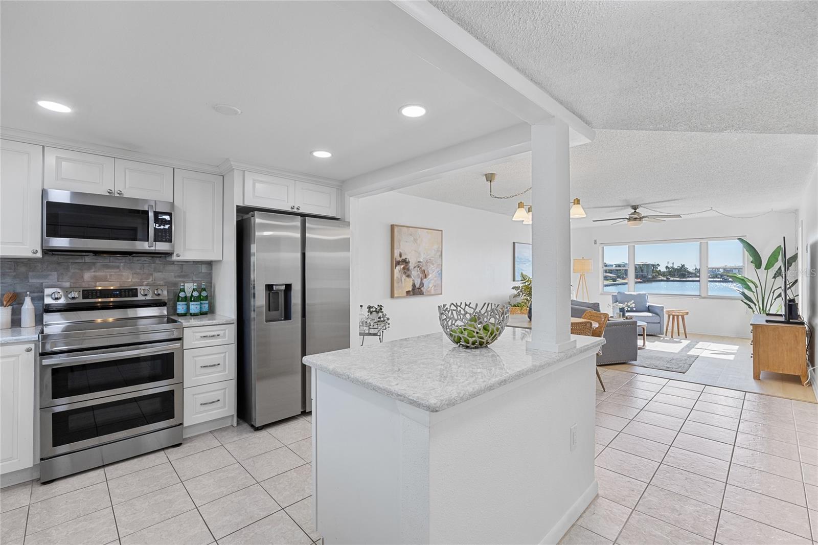 4775 COVE CIR #203, ST PETERSBURG, FL — photo 5