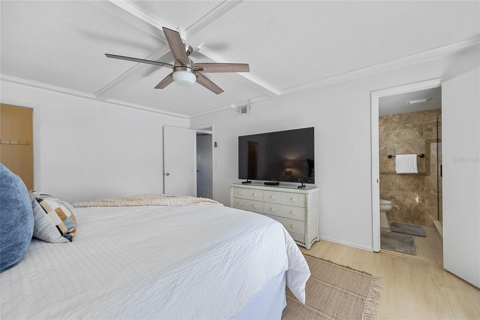 4775 COVE CIR #203, ST PETERSBURG, FL — photo 15