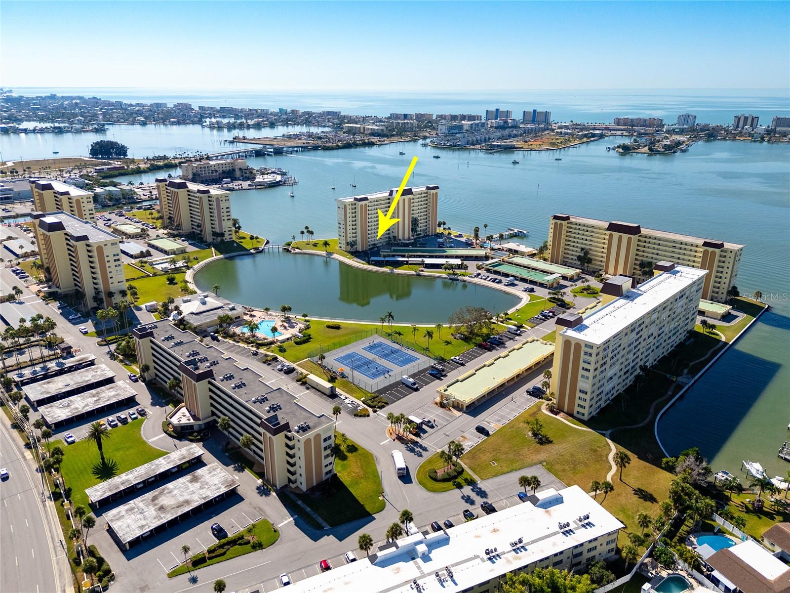 4775 COVE CIR #203, ST PETERSBURG, FL — photo 37