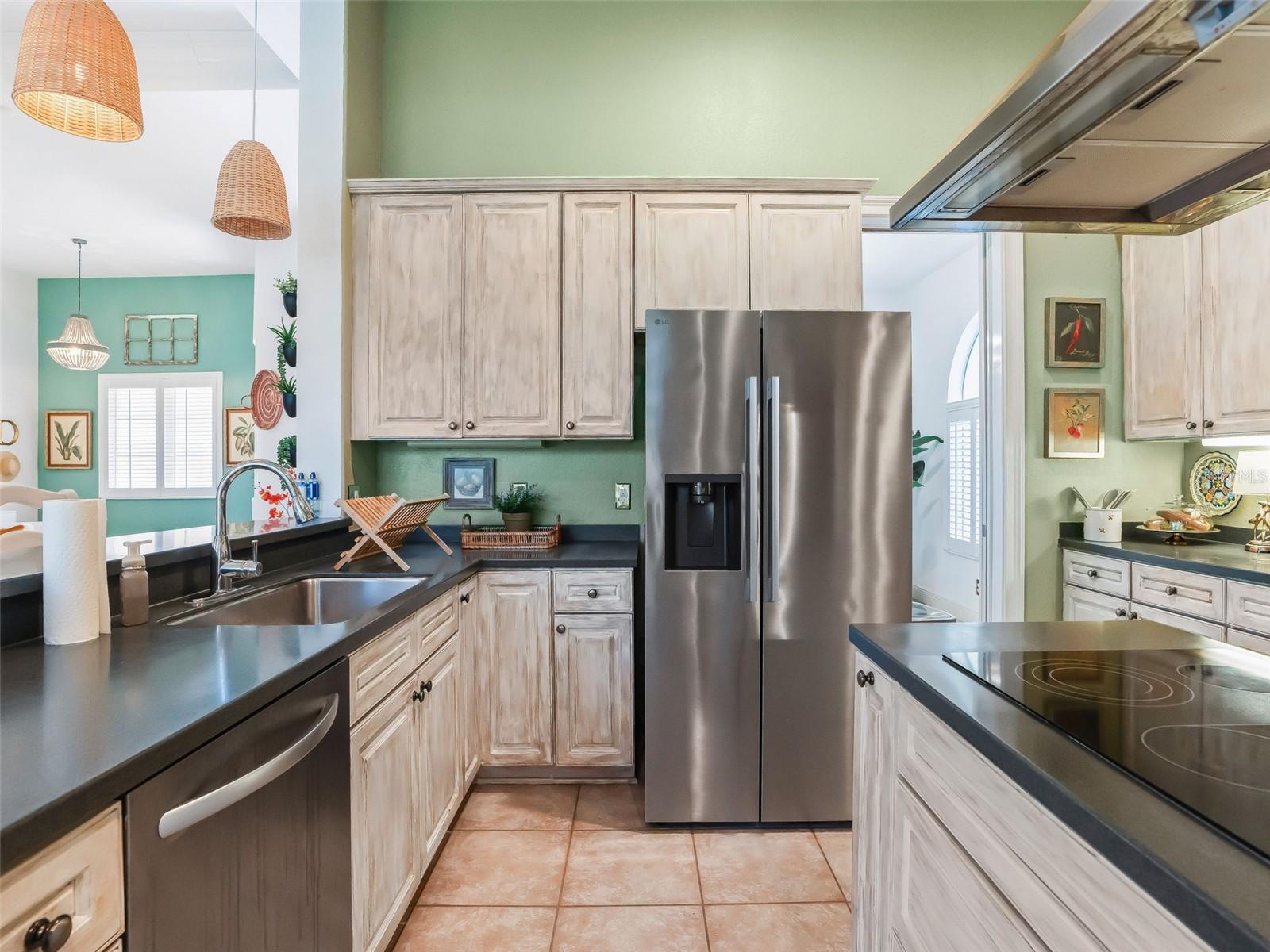 39023 GRIFFIN LNDG, LADY LAKE, FL — photo 43