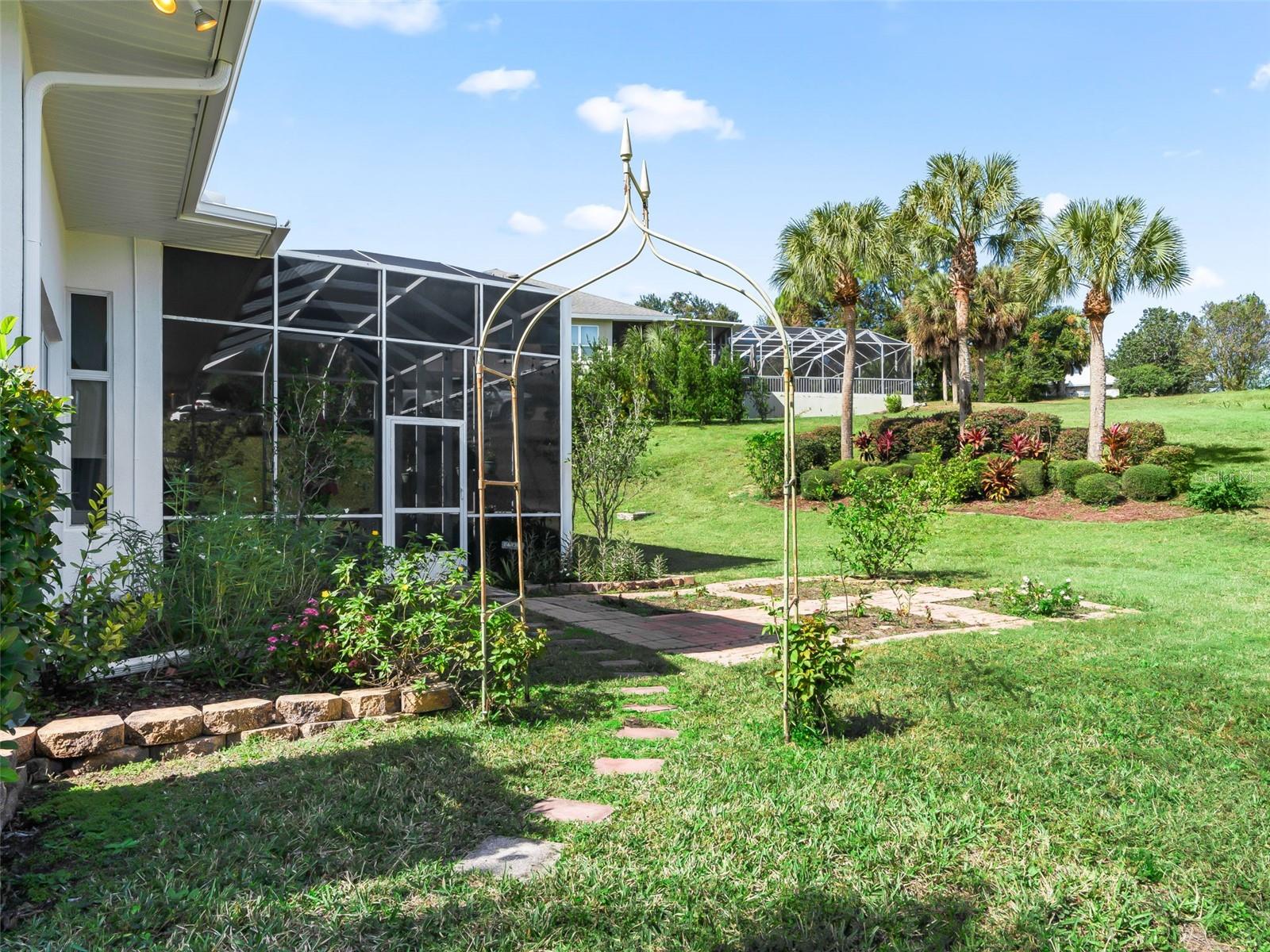 39023 GRIFFIN LNDG, LADY LAKE, FL — photo 92