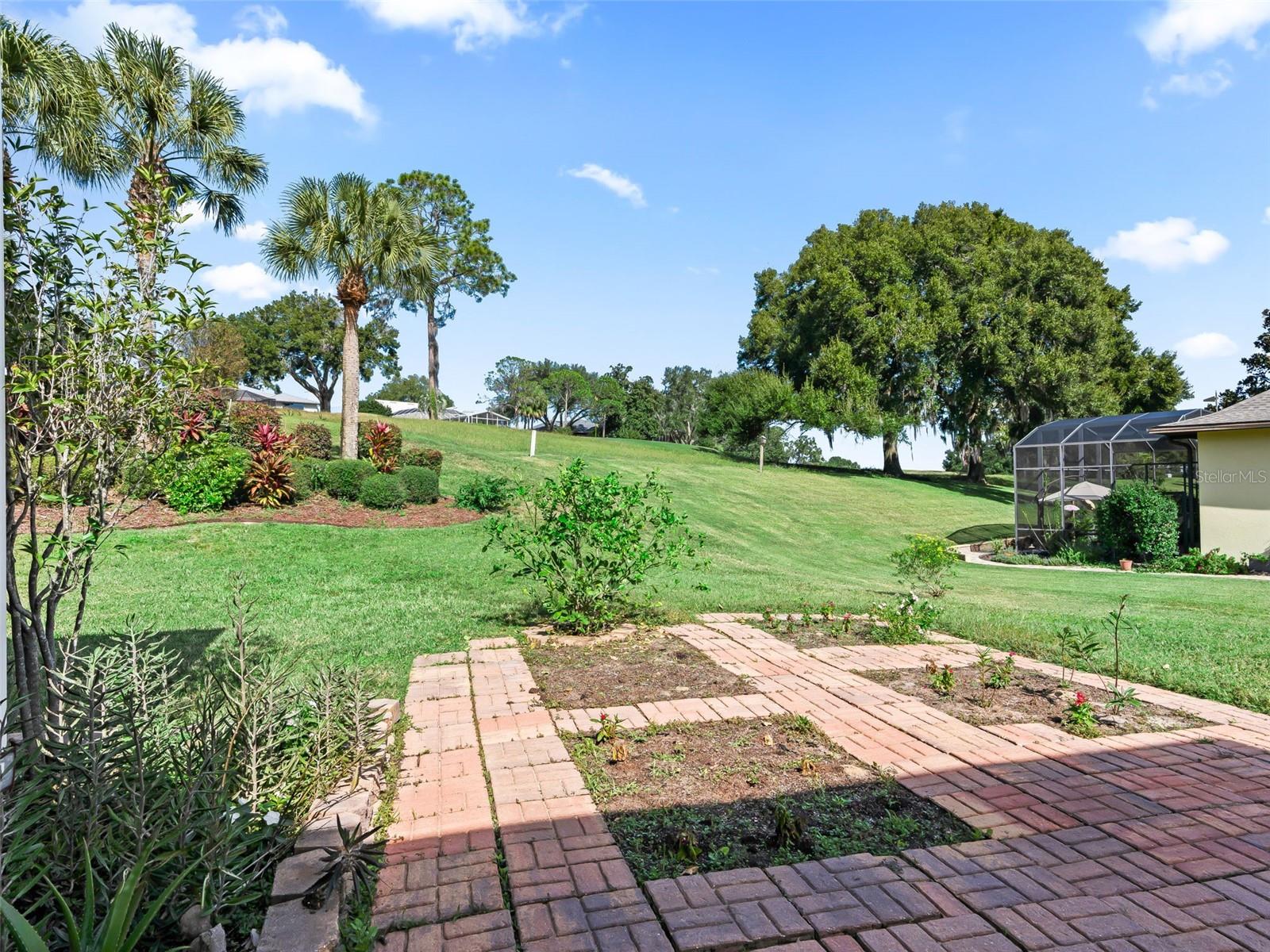 39023 GRIFFIN LNDG, LADY LAKE, FL — photo 96