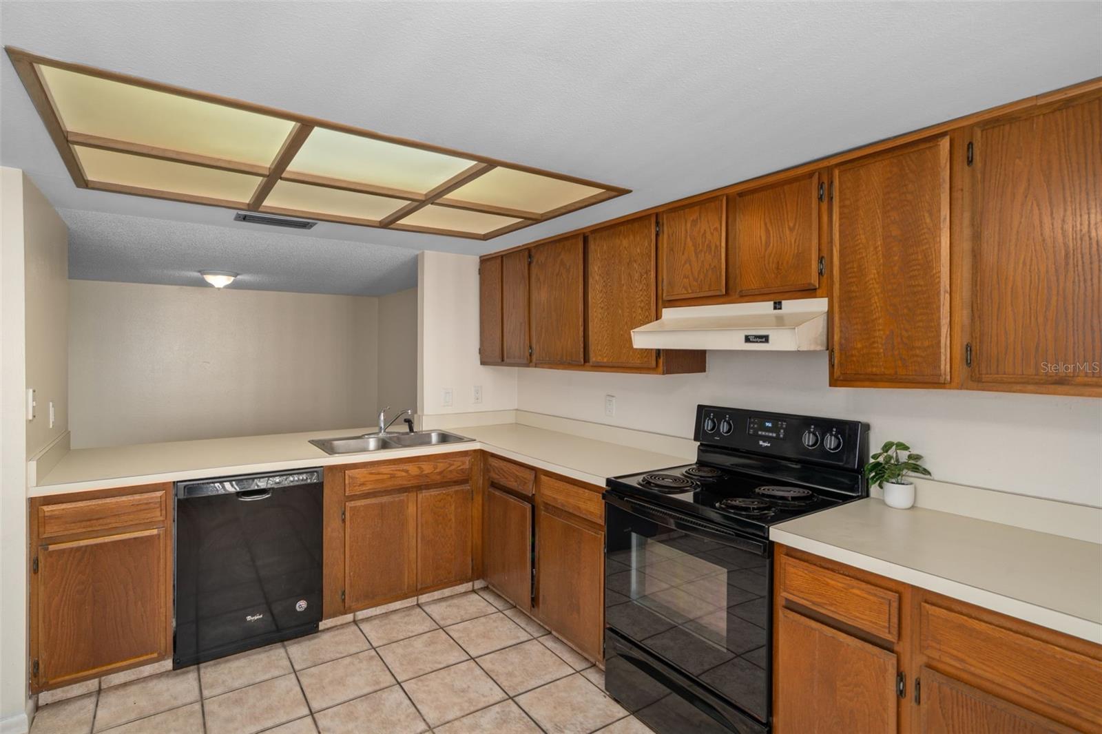 4821 PURITAN CIR #104, TAMPA, FL — photo 16