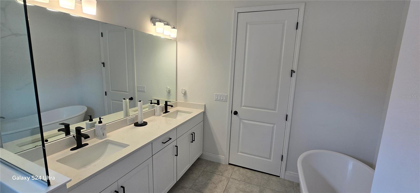 18410 BLUE HERON CIR, DEER ISLAND, FL — photo 125
