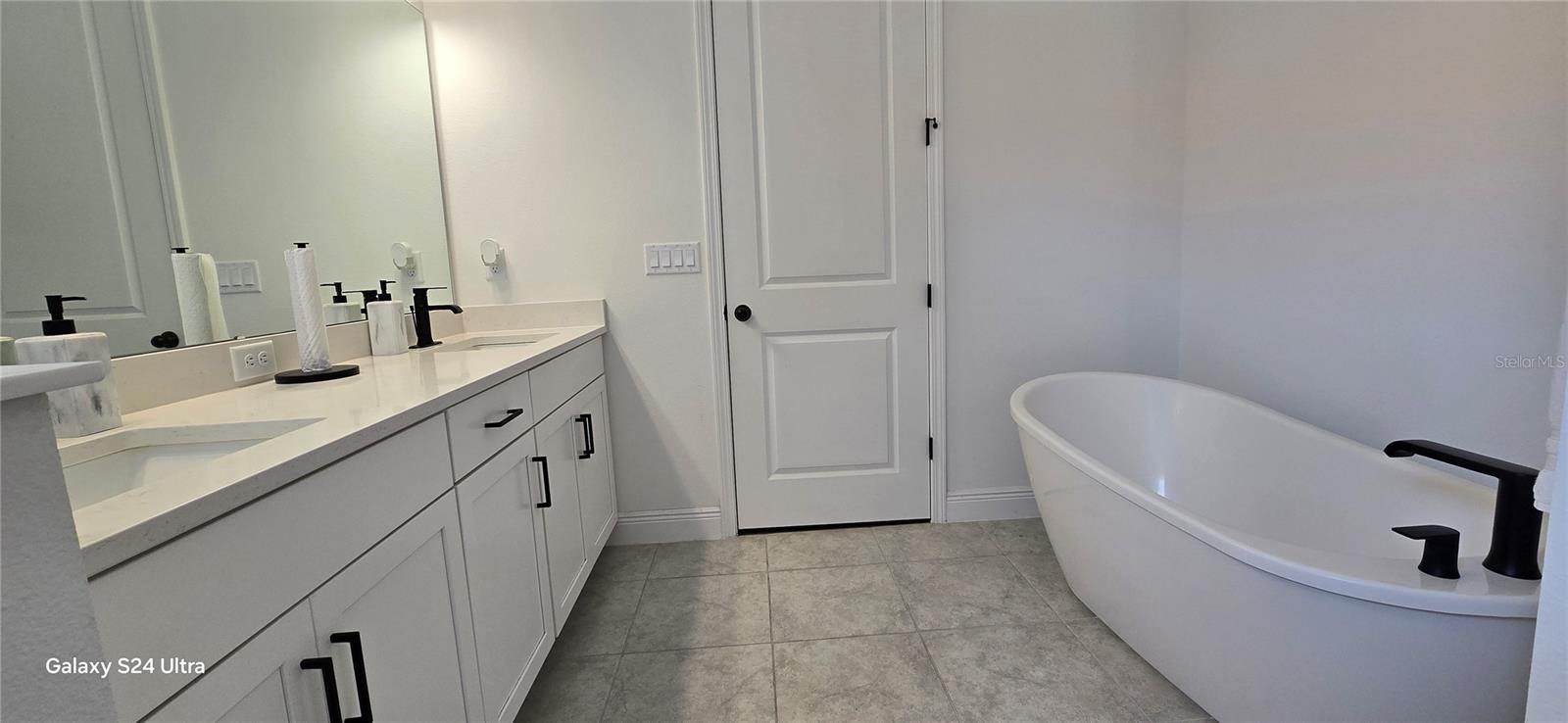 18410 BLUE HERON CIR, DEER ISLAND, FL — photo 128