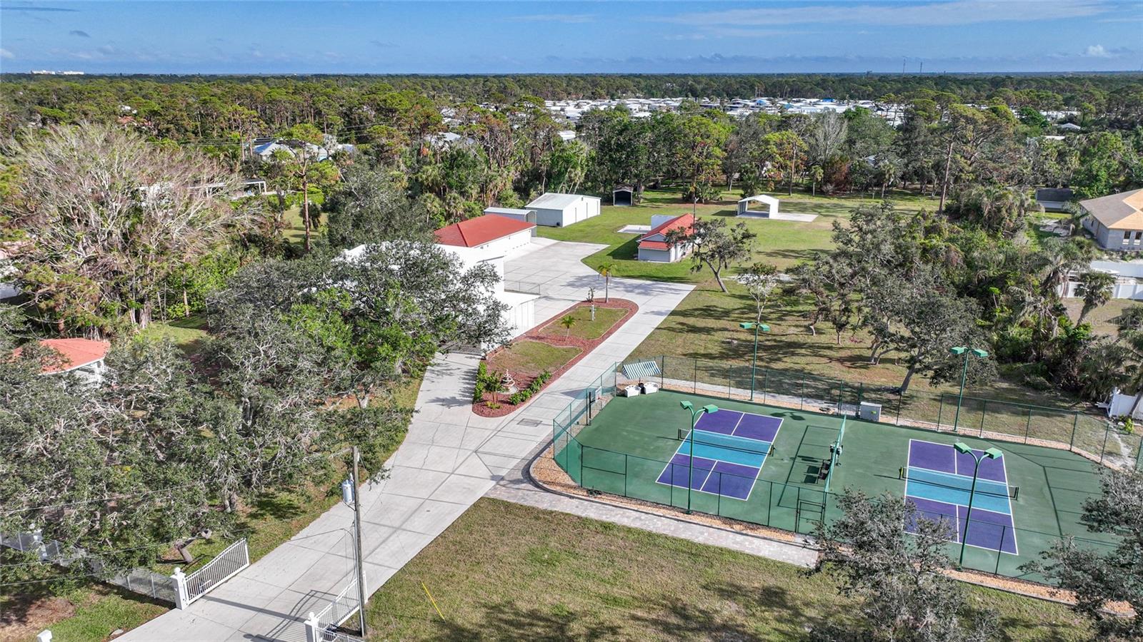 1931 BAYSHORE DR, ENGLEWOOD, FL — photo 4
