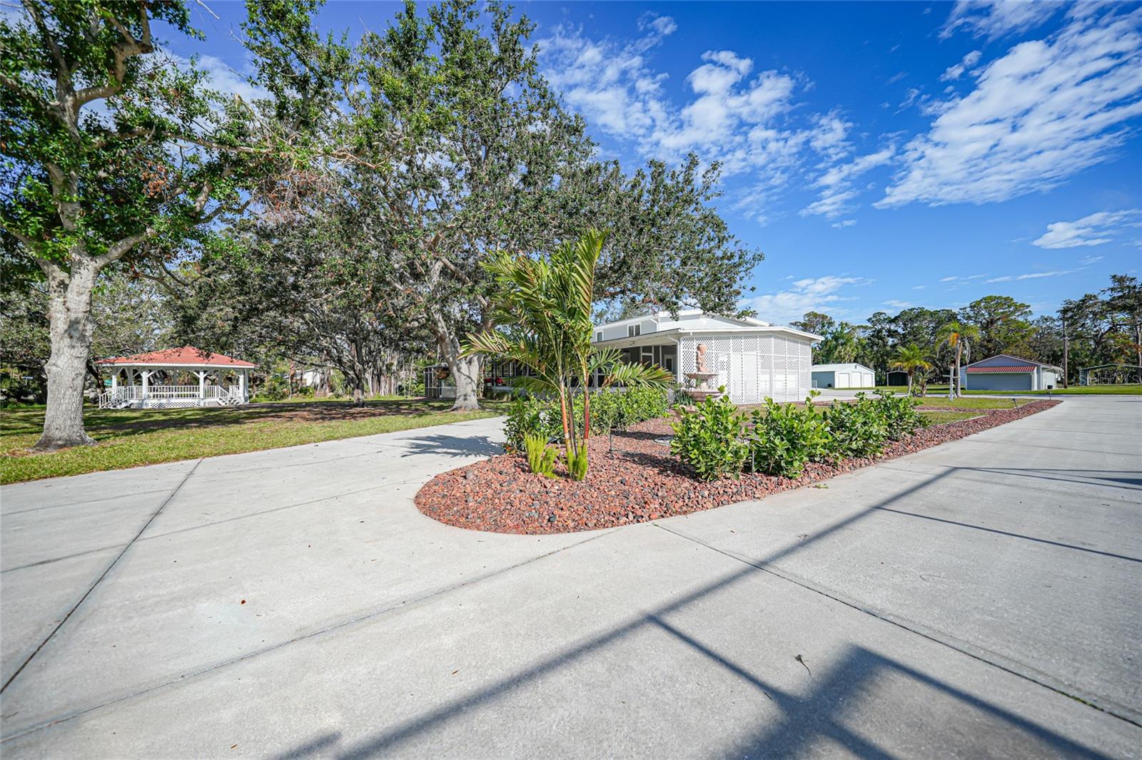 1931 BAYSHORE DR, ENGLEWOOD, FL — photo 11