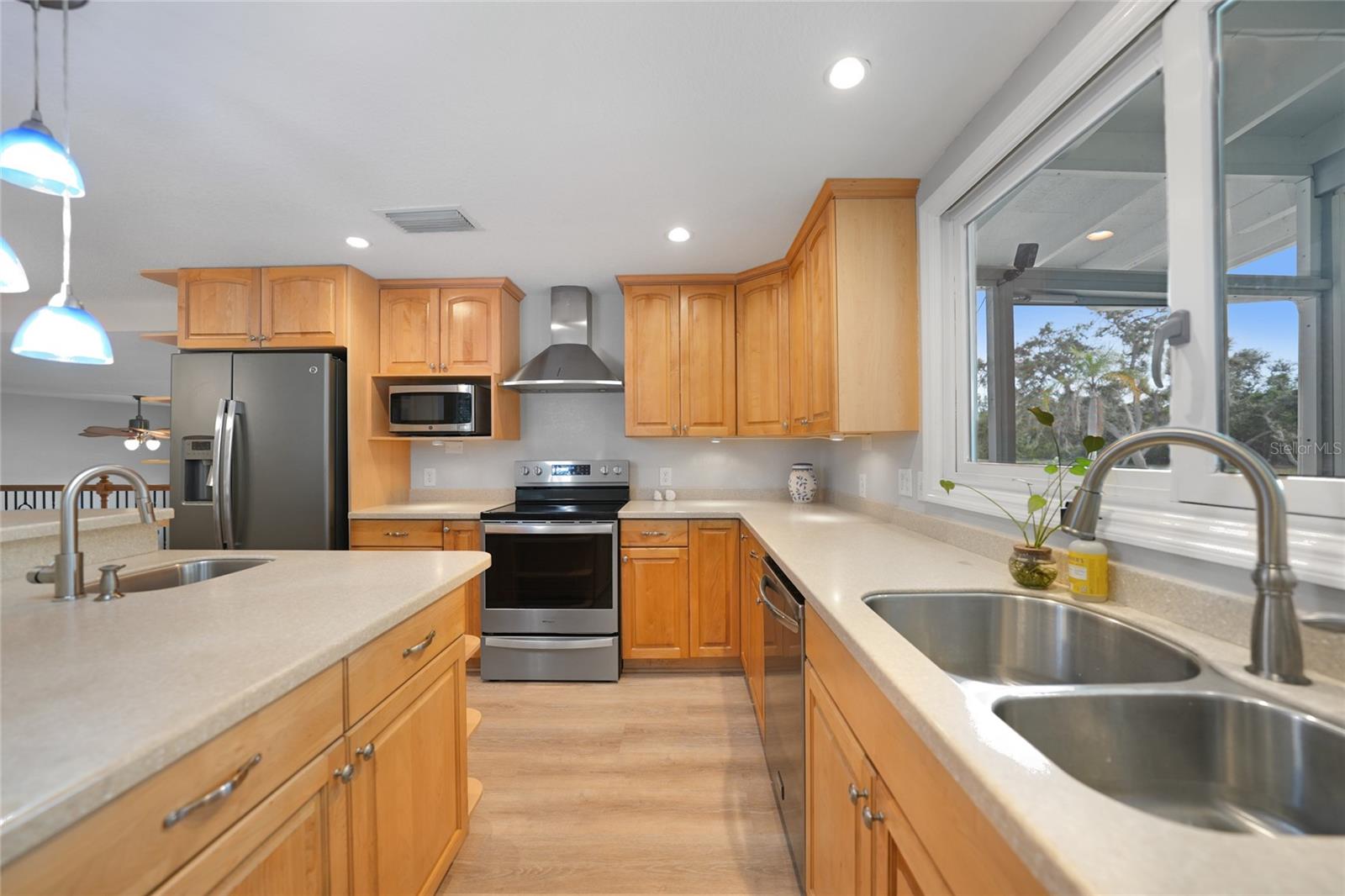 1931 BAYSHORE DR, ENGLEWOOD, FL — photo 22