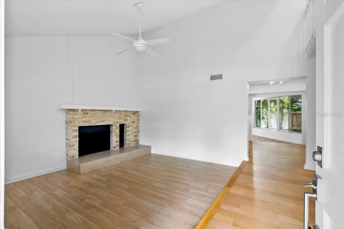 7147 LAGO ST, SARASOTA, FL — photo 3