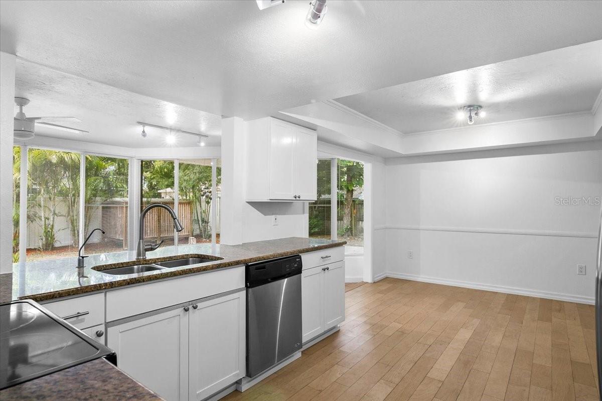 7147 LAGO ST, SARASOTA, FL — photo 8