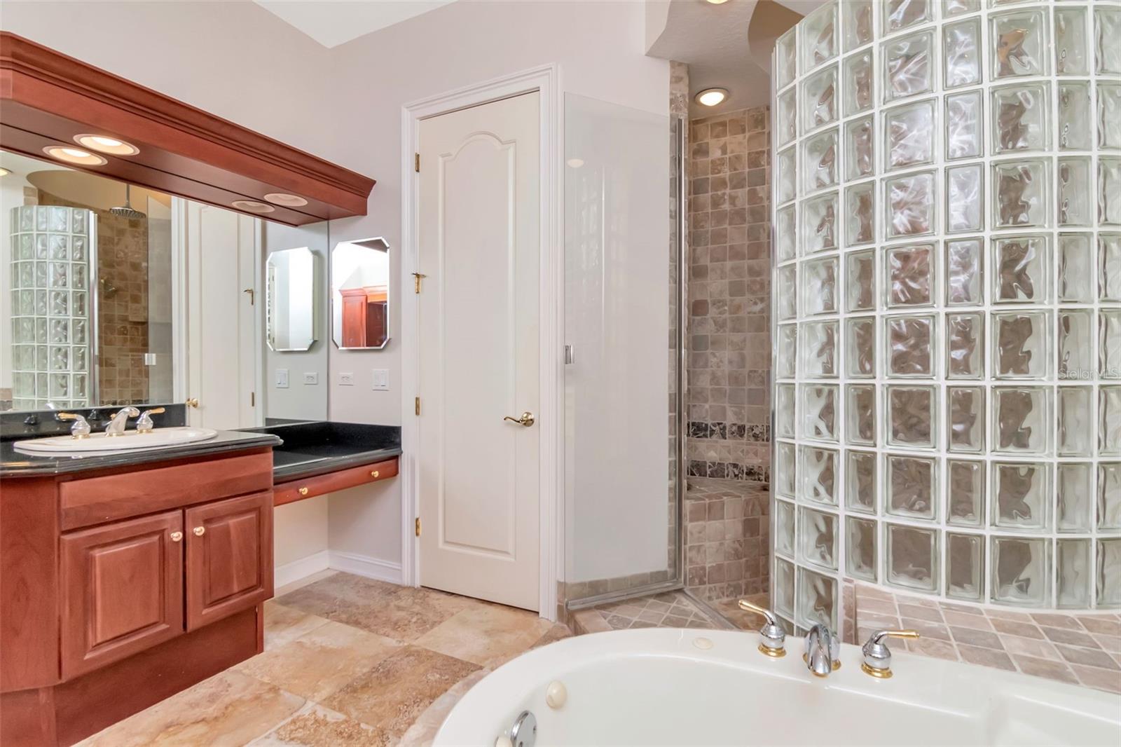 7680 PARADISE POINTE CIR S, ST PETERSBURG, FL — photo 22