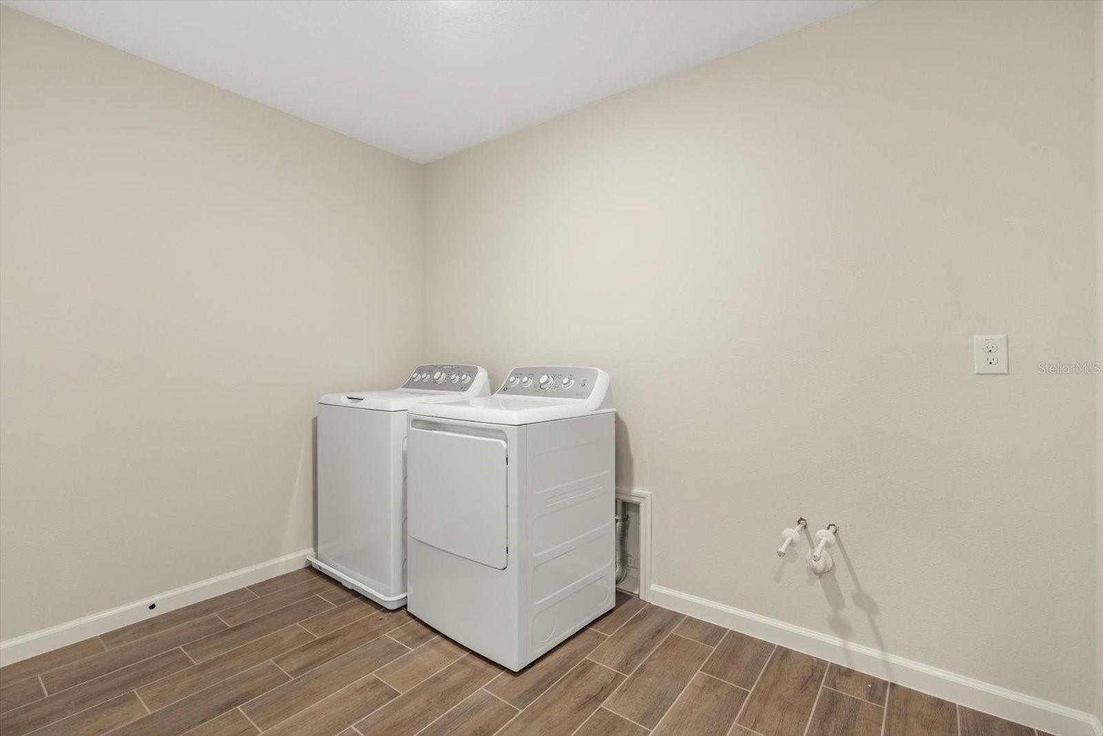 3657 SUBLETT LOOP, TAVARES, FL — photo 59