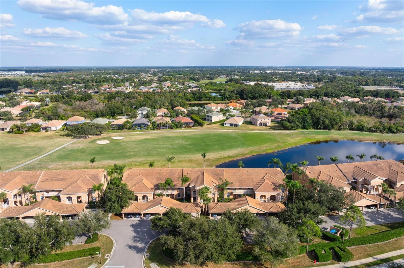 915 FAIRWAYCOVE LN #204, BRADENTON, FL — photo 2