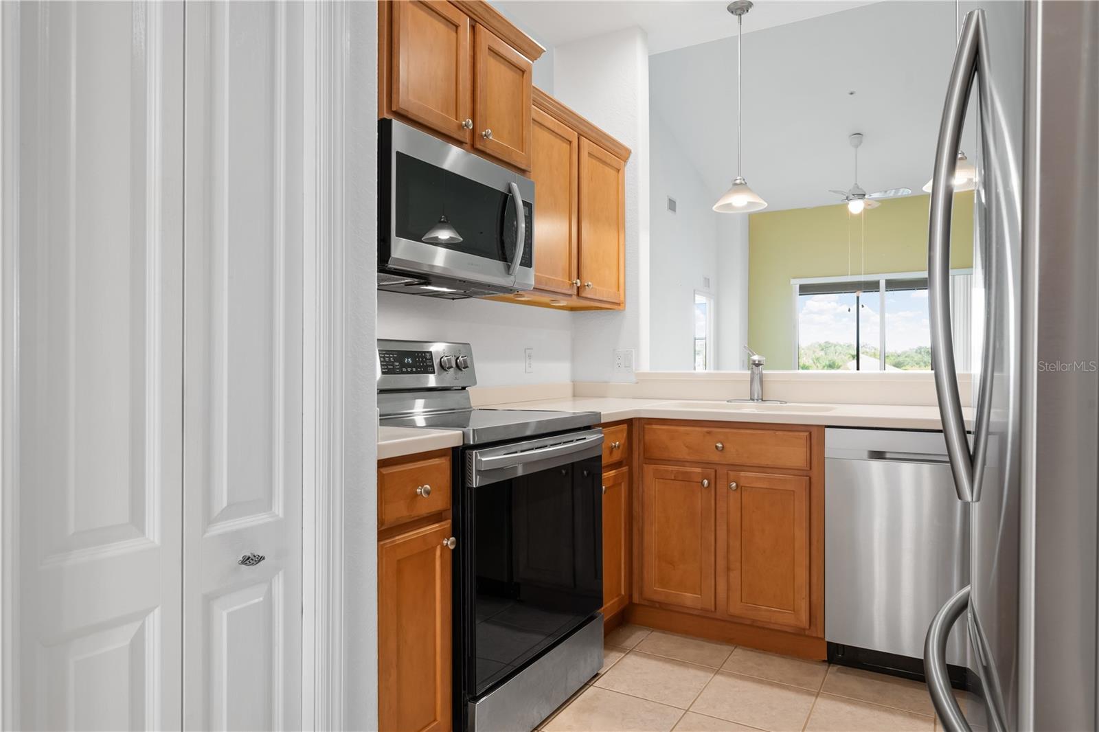 915 FAIRWAYCOVE LN #204, BRADENTON, FL — photo 16