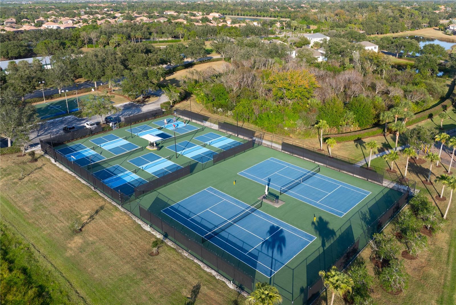 915 FAIRWAYCOVE LN #204, BRADENTON, FL — photo 44