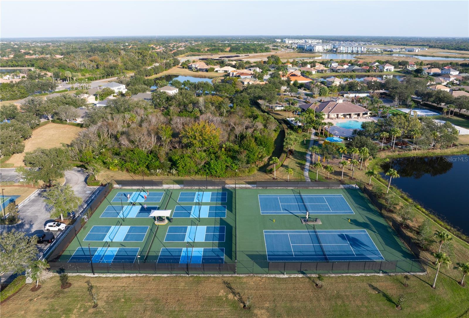 915 FAIRWAYCOVE LN #204, BRADENTON, FL — photo 45