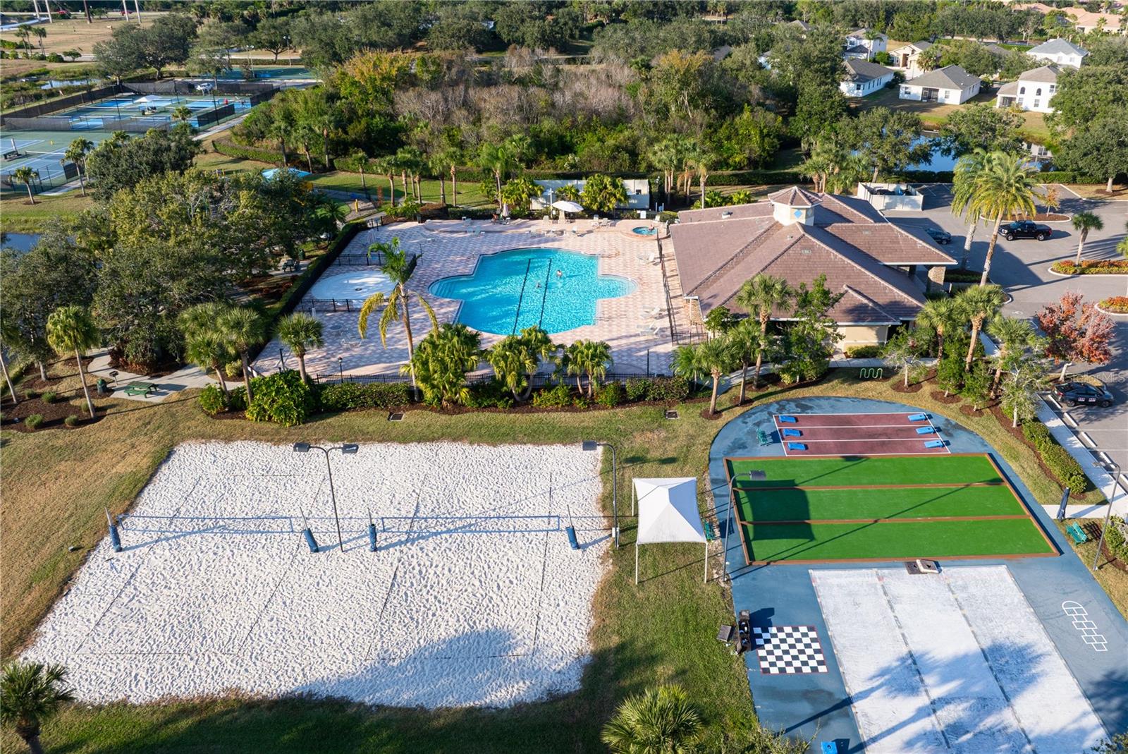 915 FAIRWAYCOVE LN #204, BRADENTON, FL — photo 46
