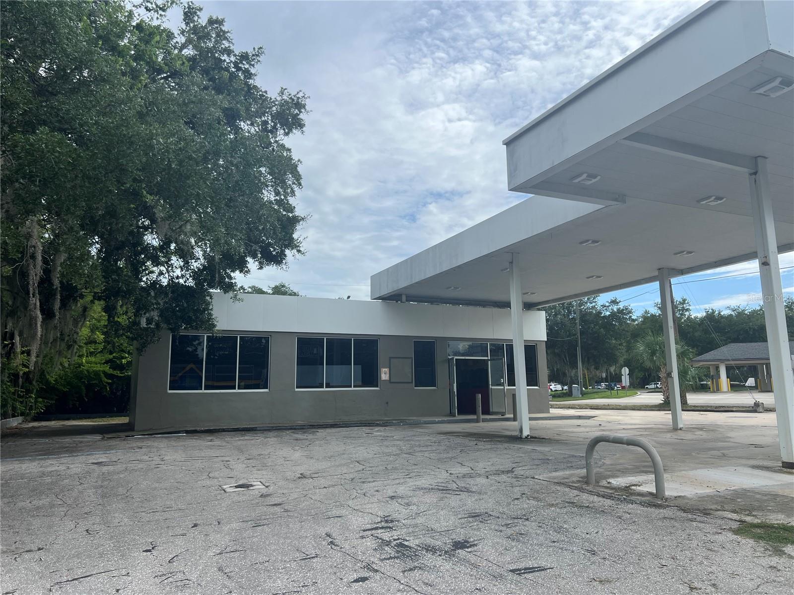 1327 E SILVER SPRINGS BLVD, OCALA, FL