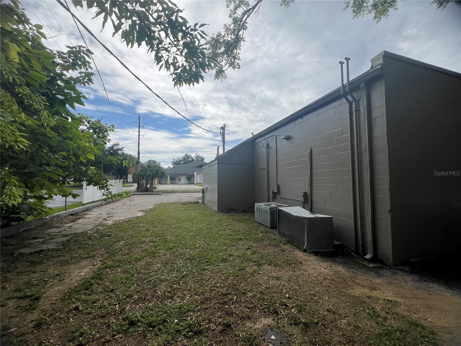 1327 E SILVER SPRINGS BLVD, OCALA, FL — photo 10