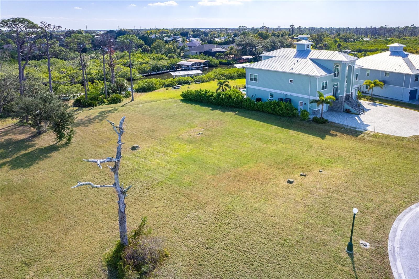 8089 WEYERS CT, ENGLEWOOD, FL — photo 3