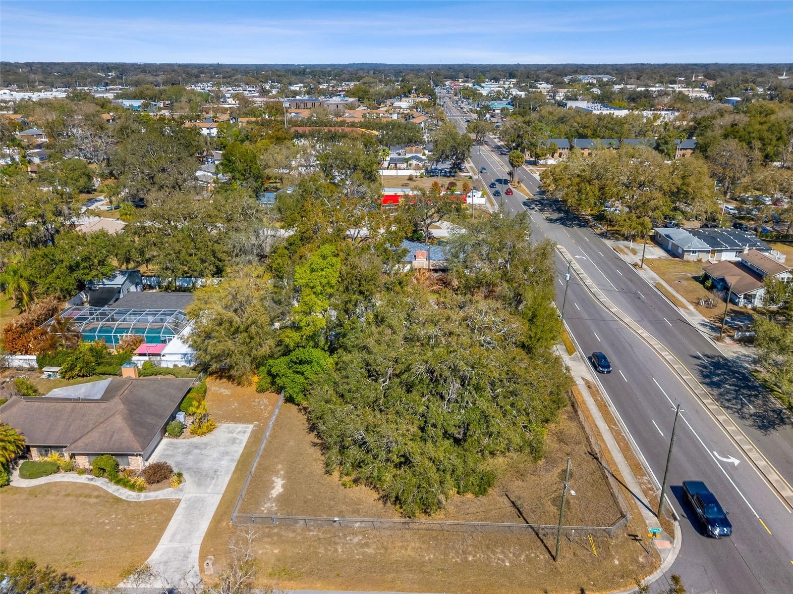 702 WESTWOOD DRIVE, BRANDON, FL — photo 2