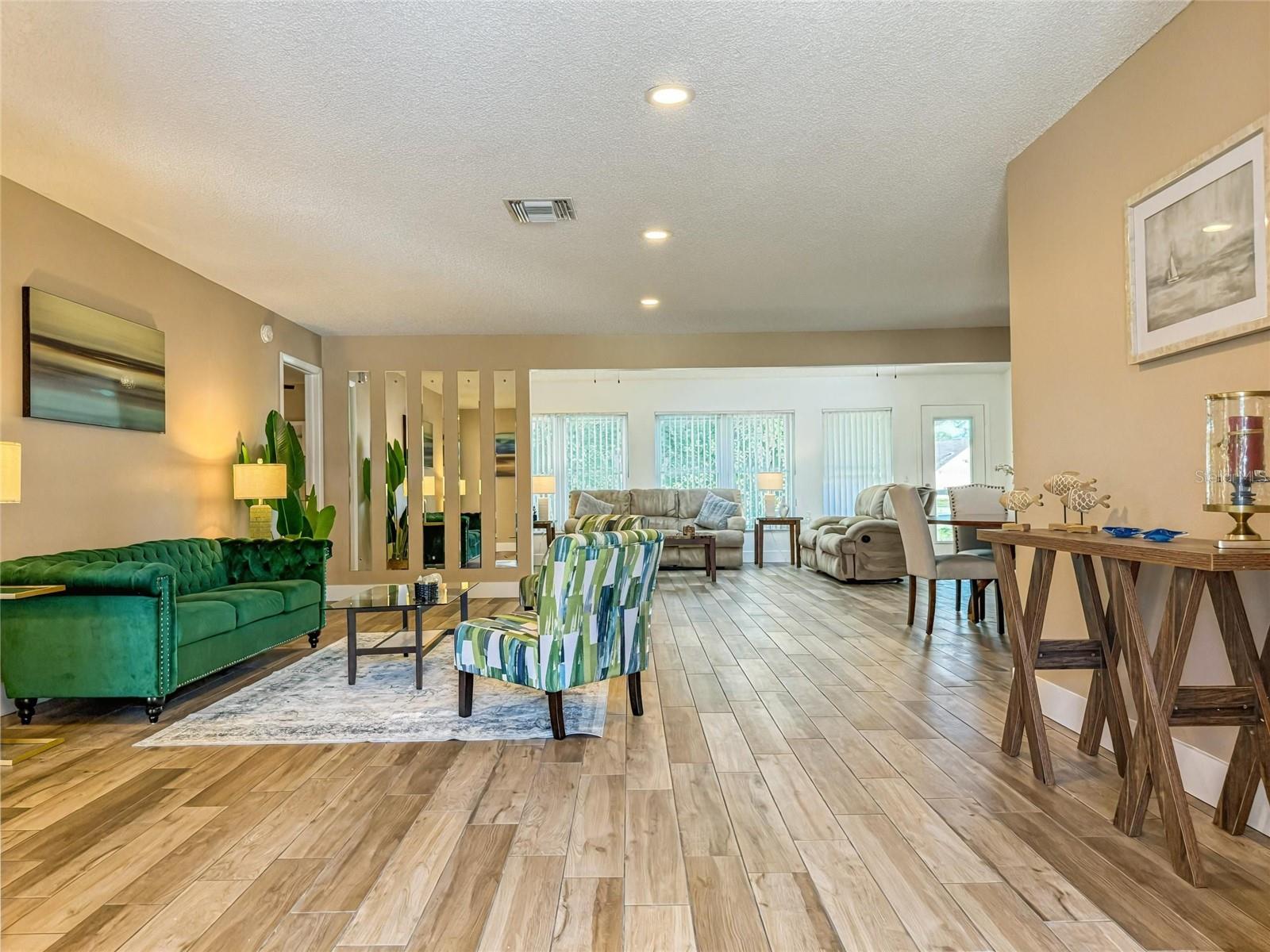 2436 DEER TRAIL LN, SPRING HILL, FL — photo 2