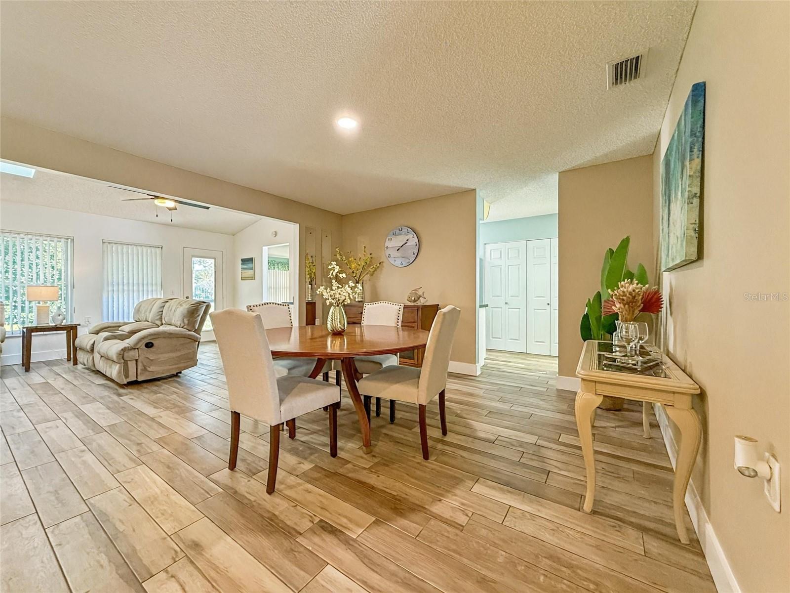 2436 DEER TRAIL LN, SPRING HILL, FL — photo 4