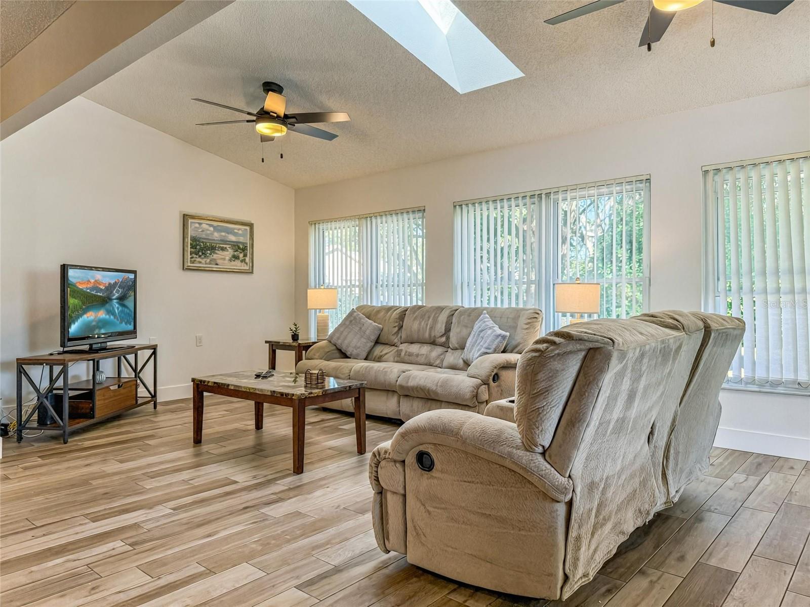 2436 DEER TRAIL LN, SPRING HILL, FL — photo 6