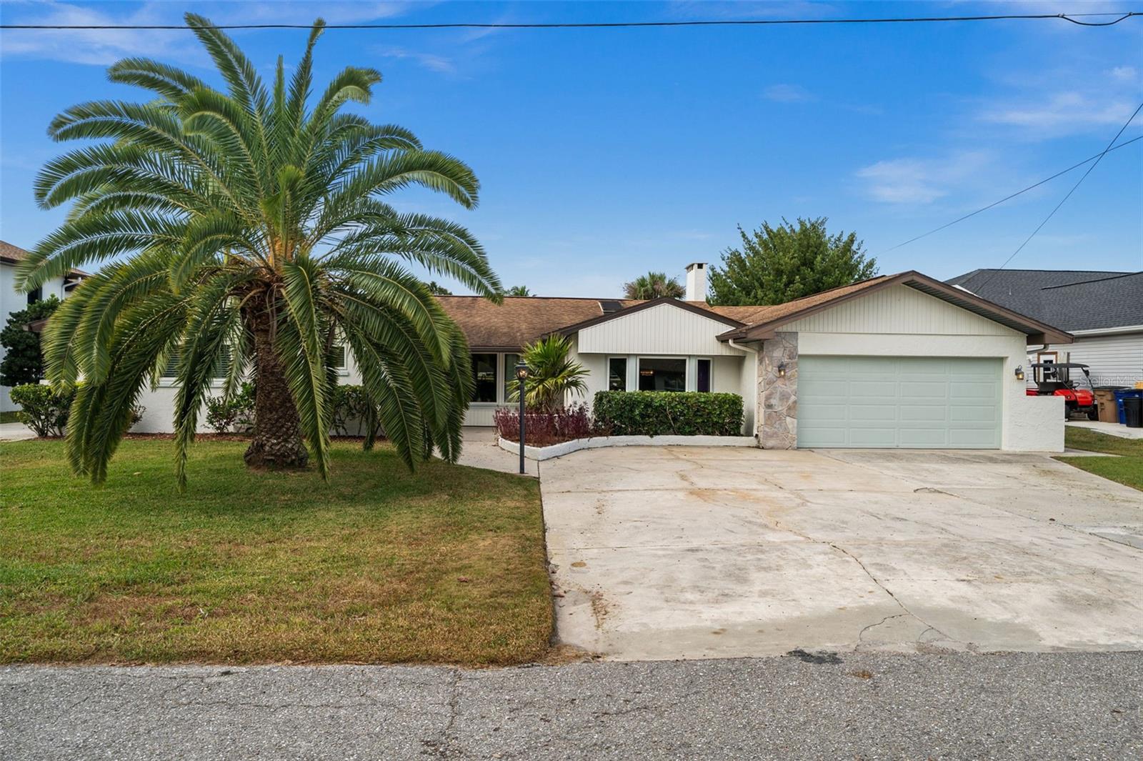 2129 W TOBAGO CIR, FORT MYERS, FL — photo 3