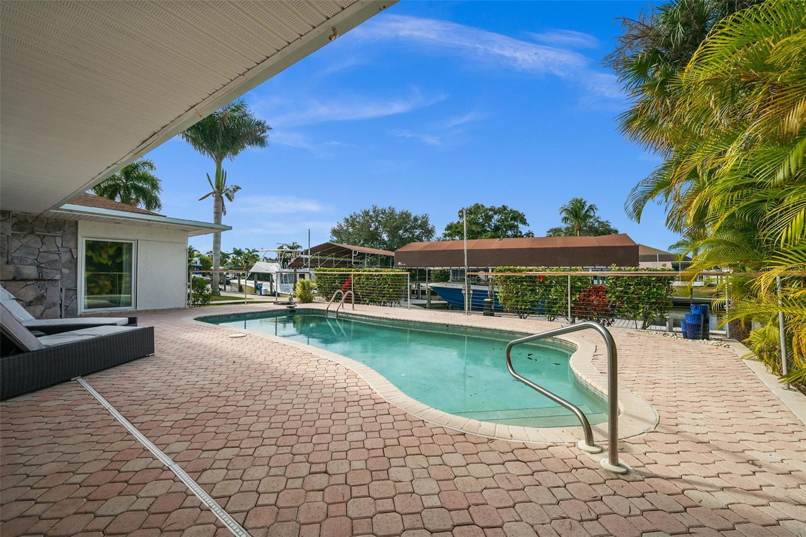 2129 W TOBAGO CIR, FORT MYERS, FL — photo 33