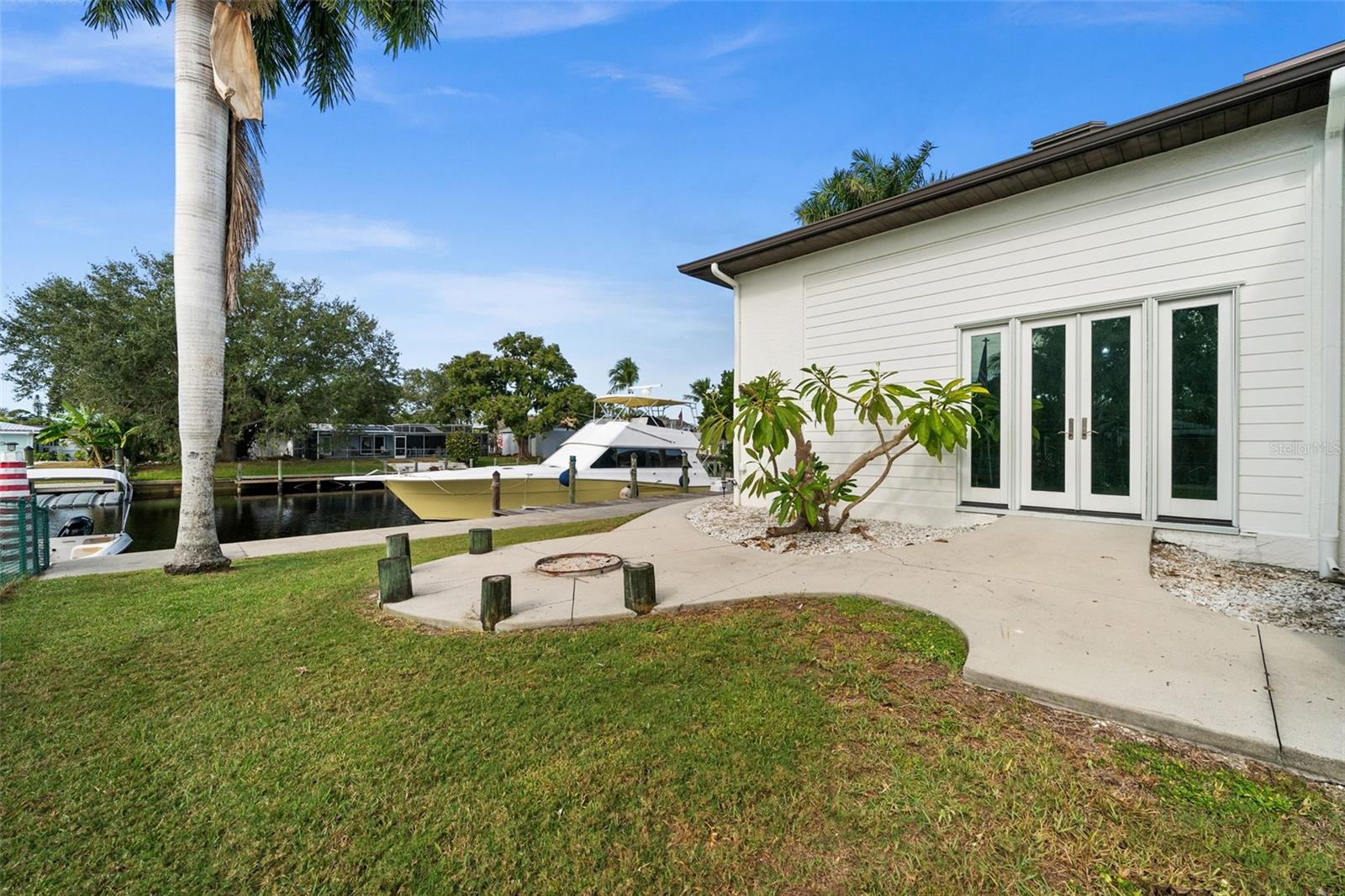 2129 W TOBAGO CIR, FORT MYERS, FL — photo 40