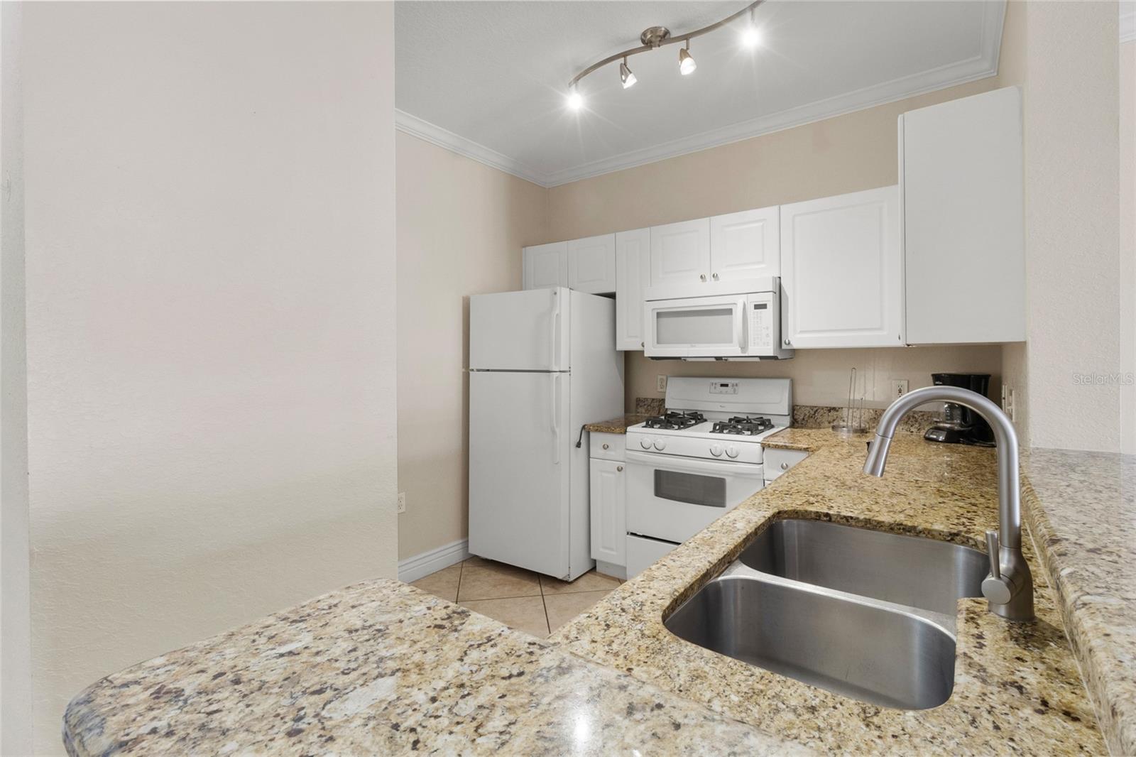 2739 VIA CAPRI #1034, CLEARWATER, FL — photo 8