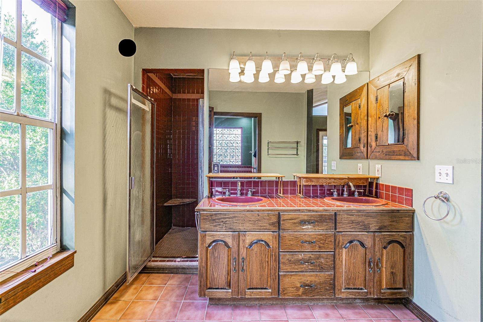12510 FOREST HILLS DR, TAMPA, FL — photo 18