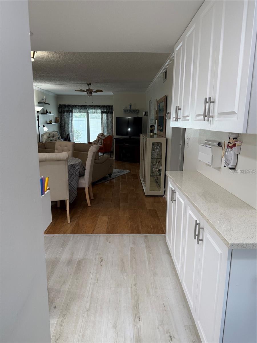 1100 E BAY DR #95, LARGO, FL — photo 3