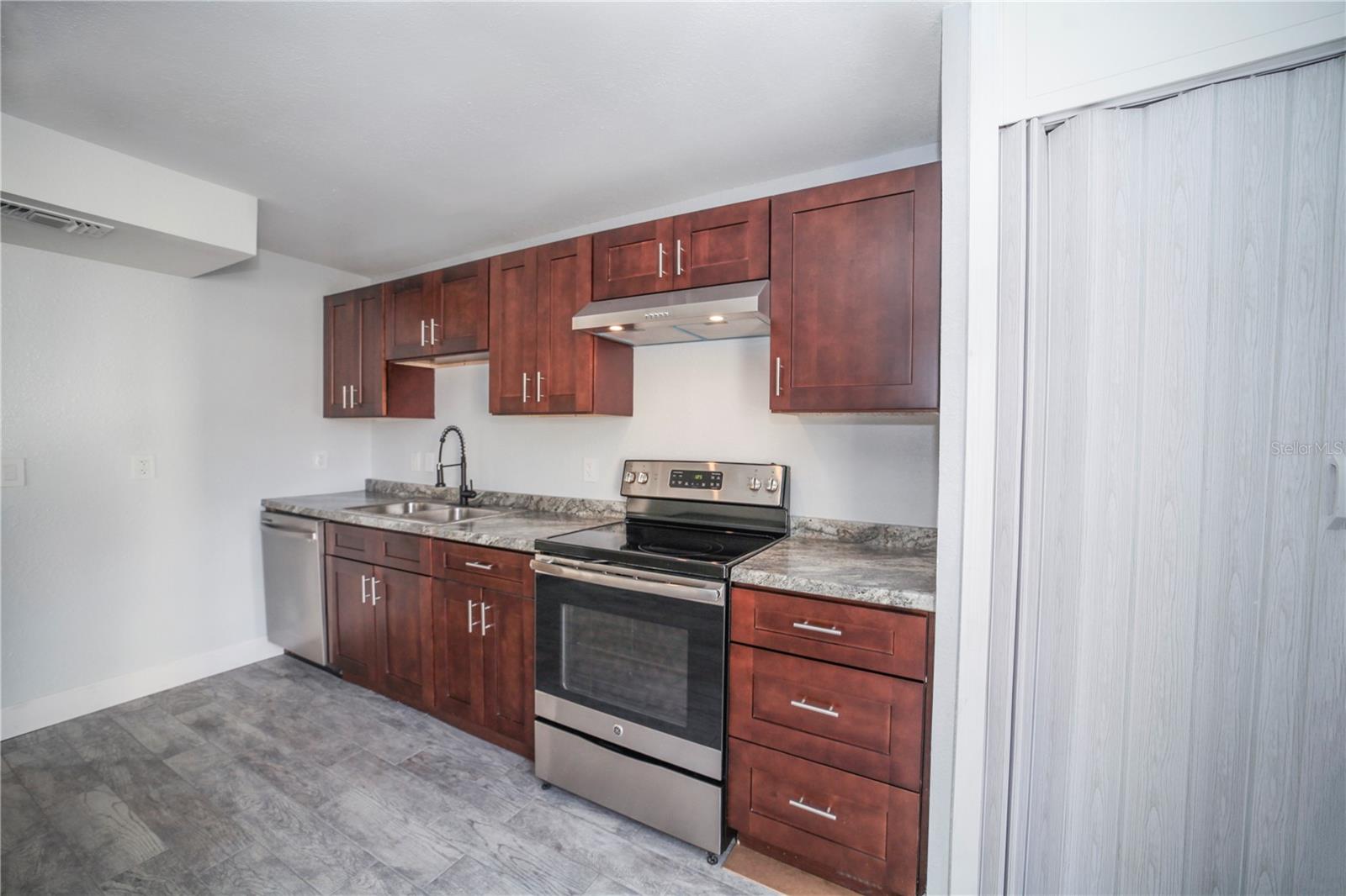 331 AMHERST AVE #56, SARASOTA, FL — photo 8