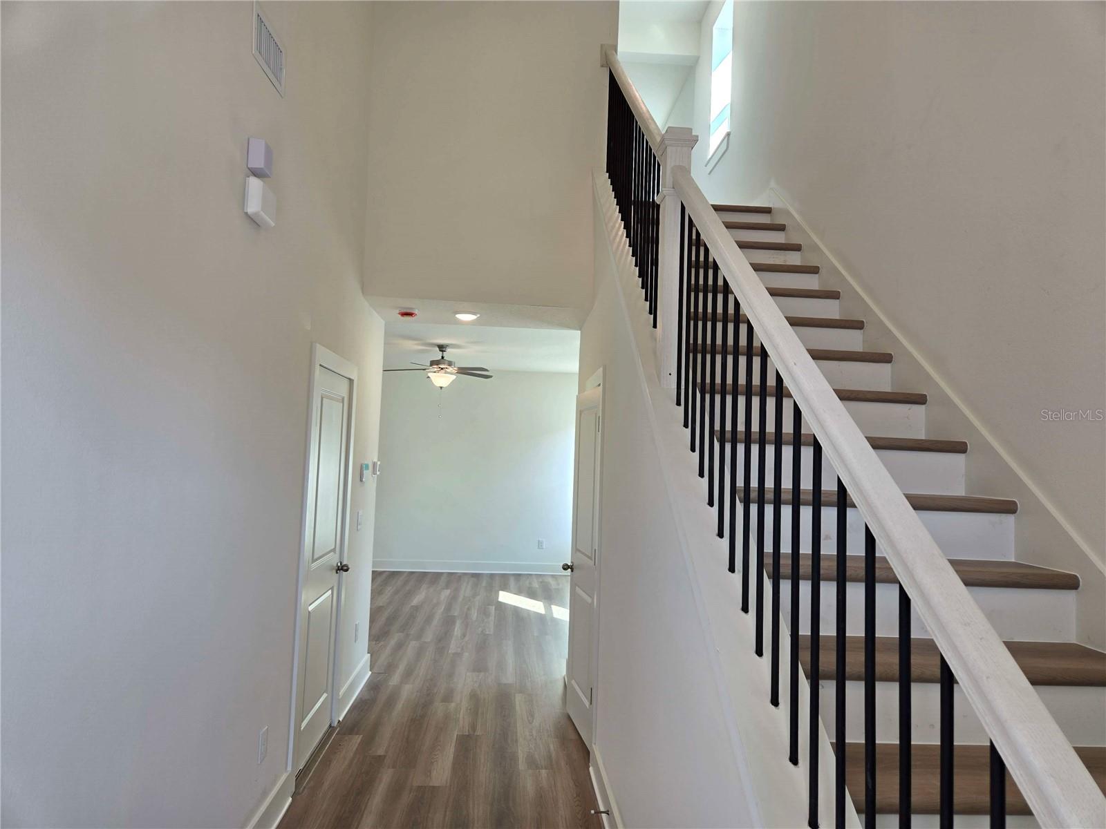 3827 DAYBREAK RUN LOOP, SPRING HILL, FL — photo 2