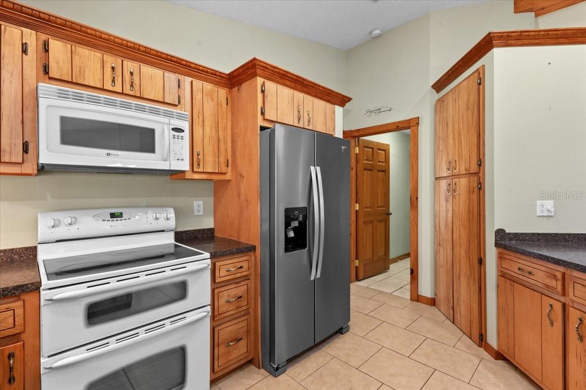 1560 INGRAM AVE, SARASOTA, FL — photo 13