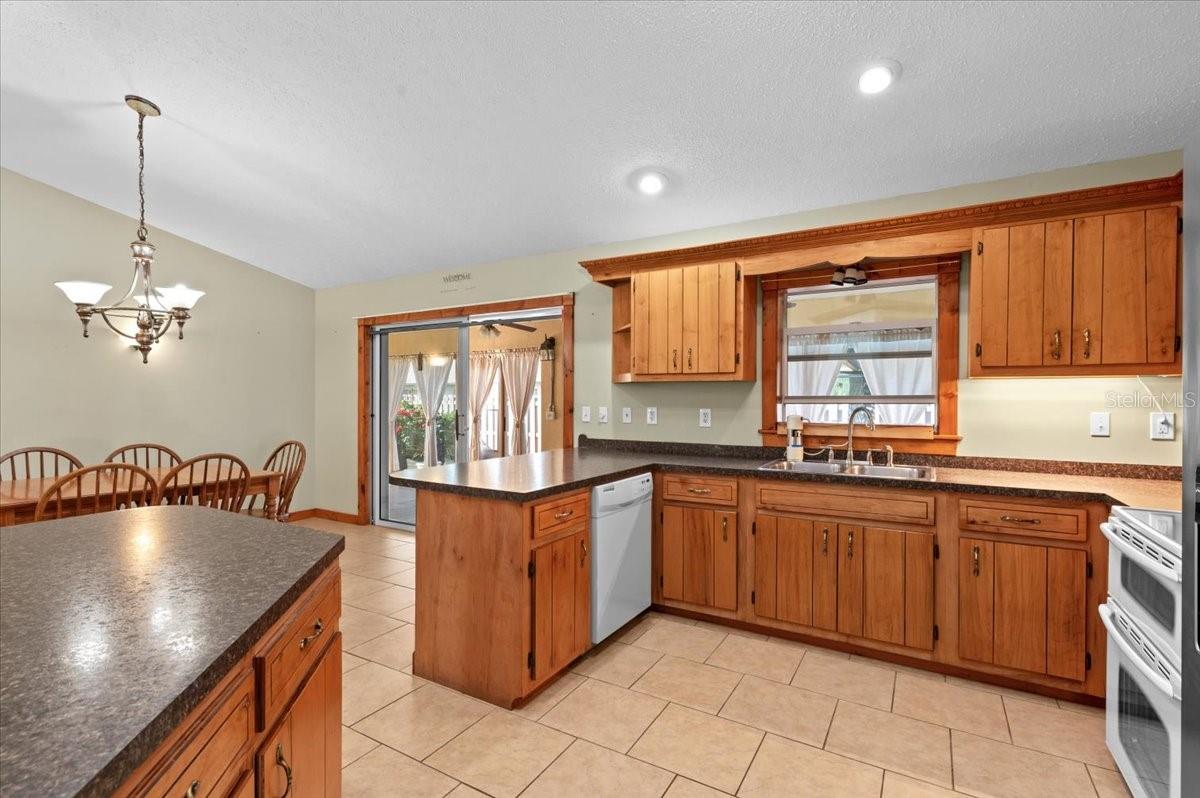 1560 INGRAM AVE, SARASOTA, FL — photo 15