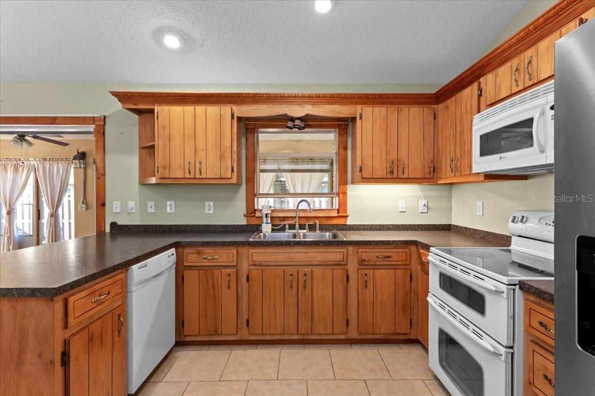 1560 INGRAM AVE, SARASOTA, FL — photo 16