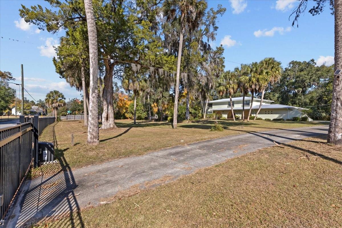 155 S COURT ST, BRONSON, FL — photo 6