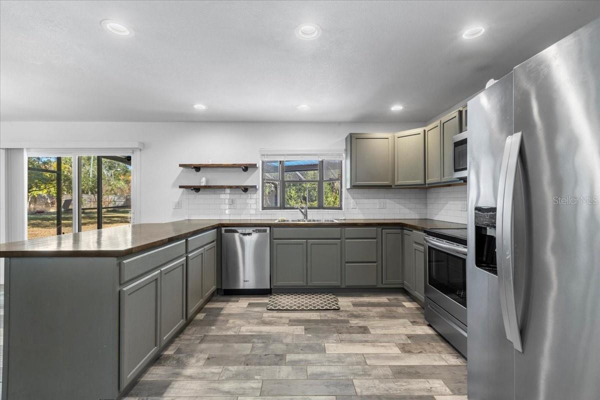 155 S COURT ST, BRONSON, FL — photo 25