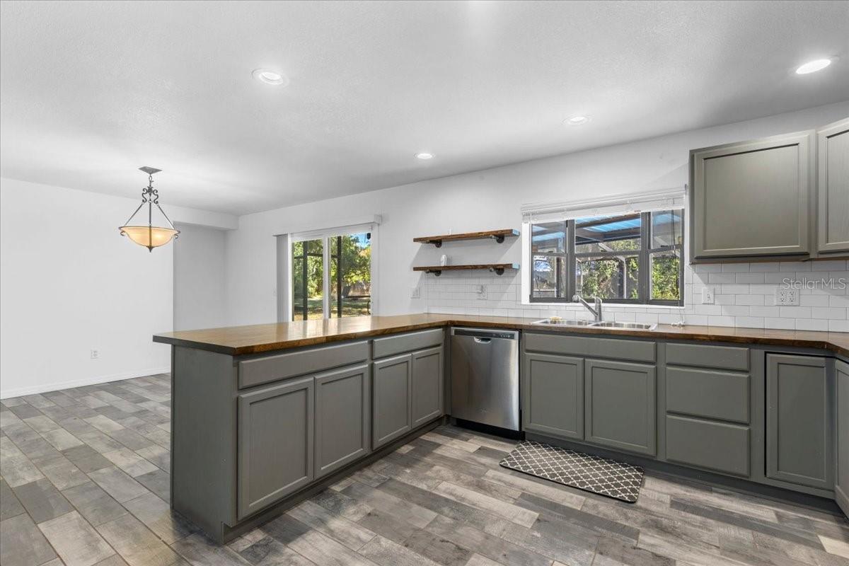 155 S COURT ST, BRONSON, FL — photo 26