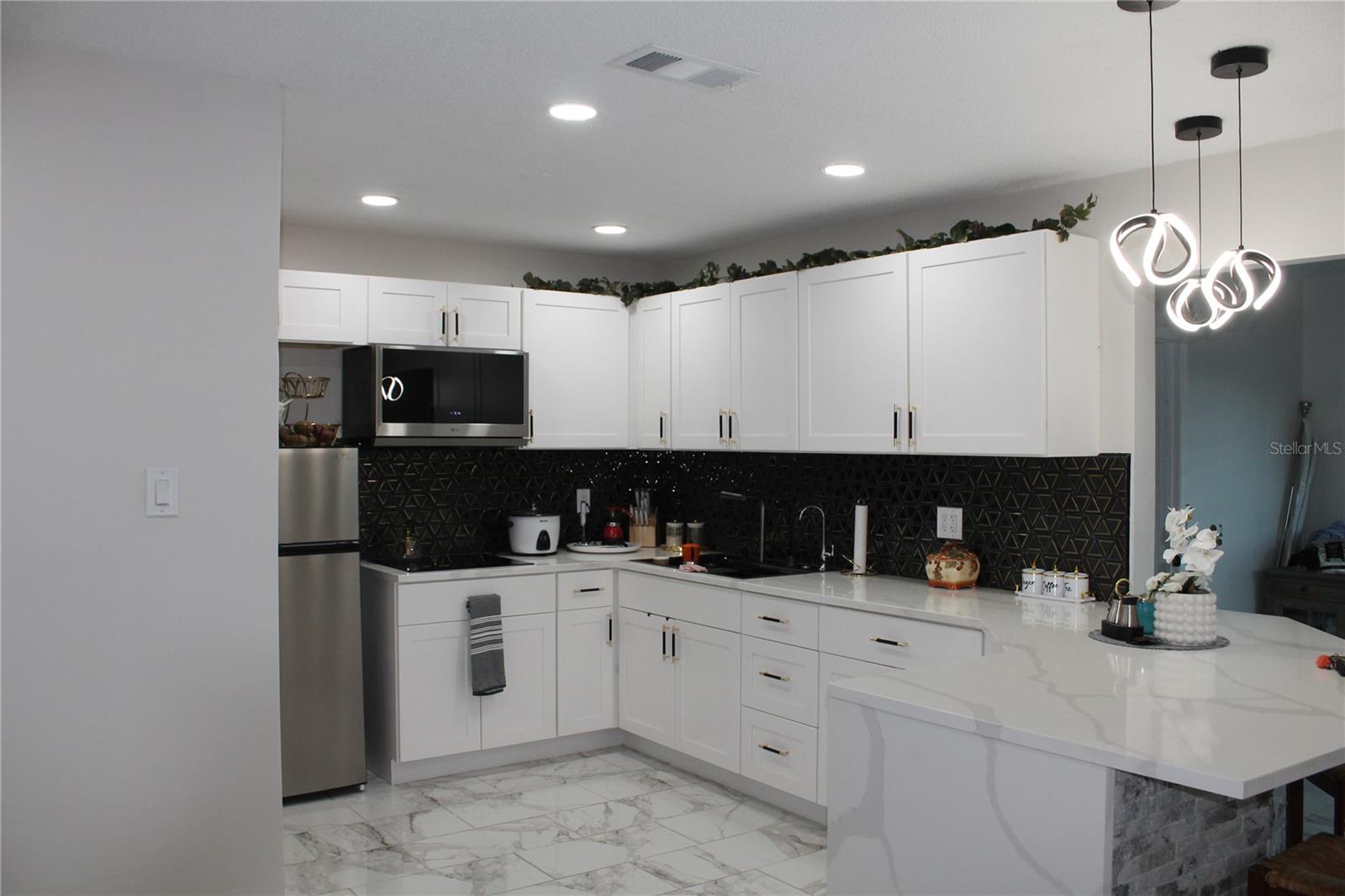 7423 STAR DUST DR, PORT RICHEY, FL — photo 2
