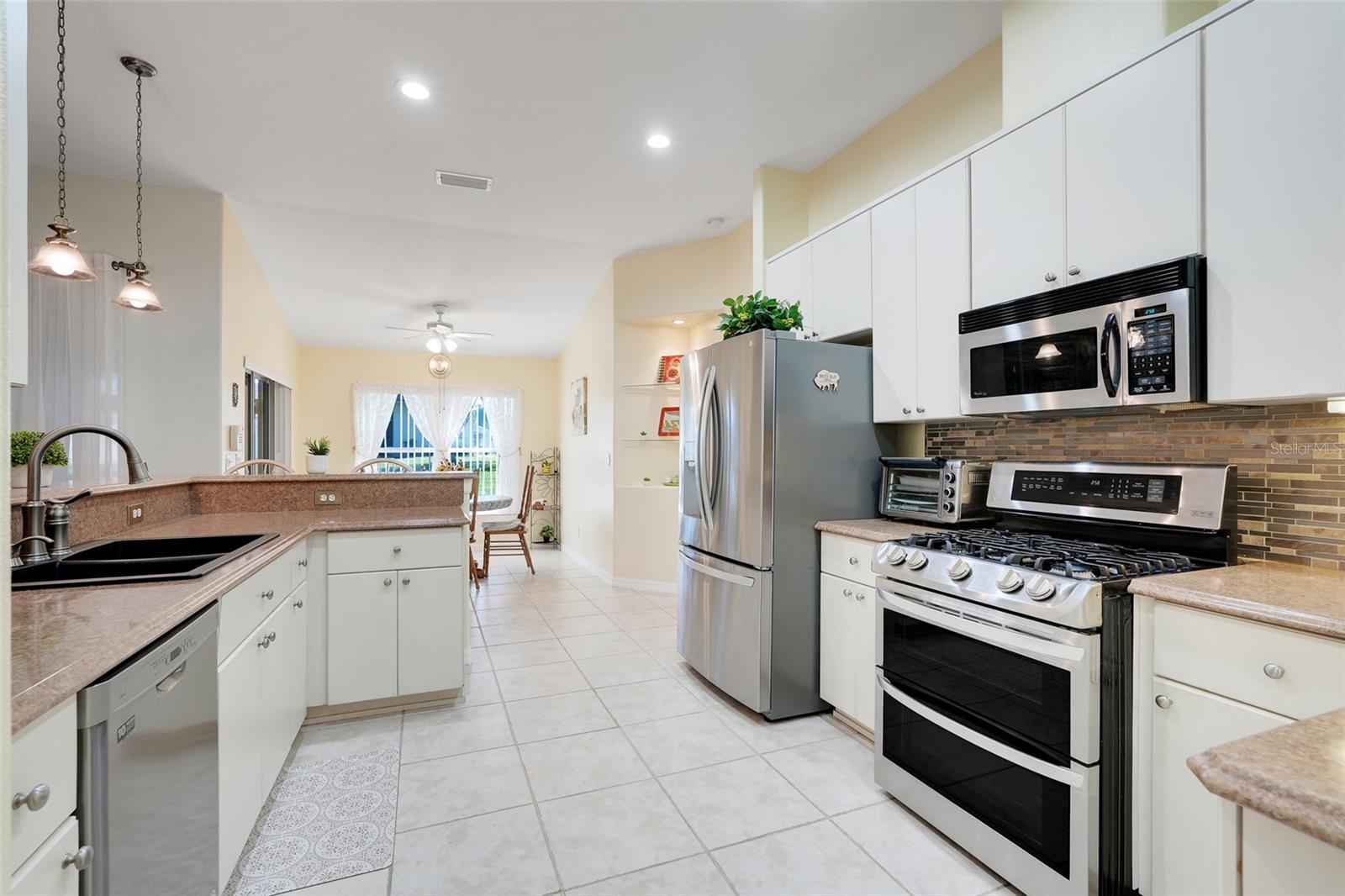 5304 FANTASY WAY, LEESBURG, FL — photo 12