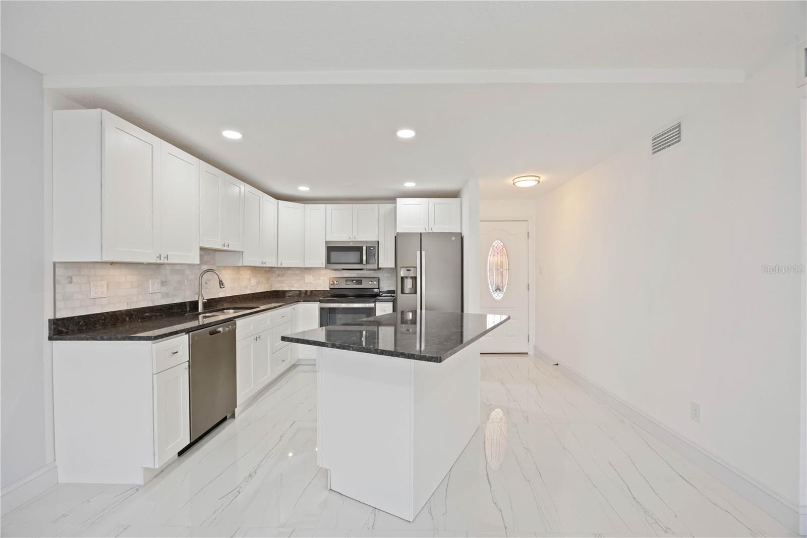 9608 VALENCIA CV, BRADENTON, FL — photo 12