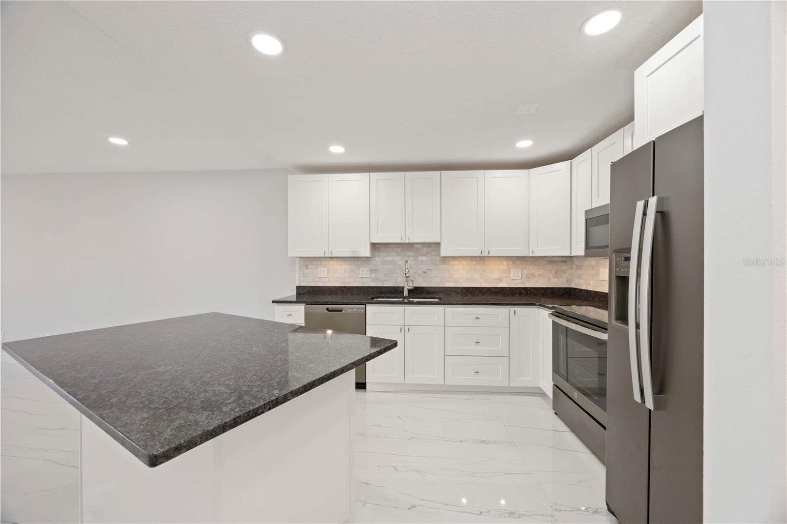 9608 VALENCIA CV, BRADENTON, FL — photo 15