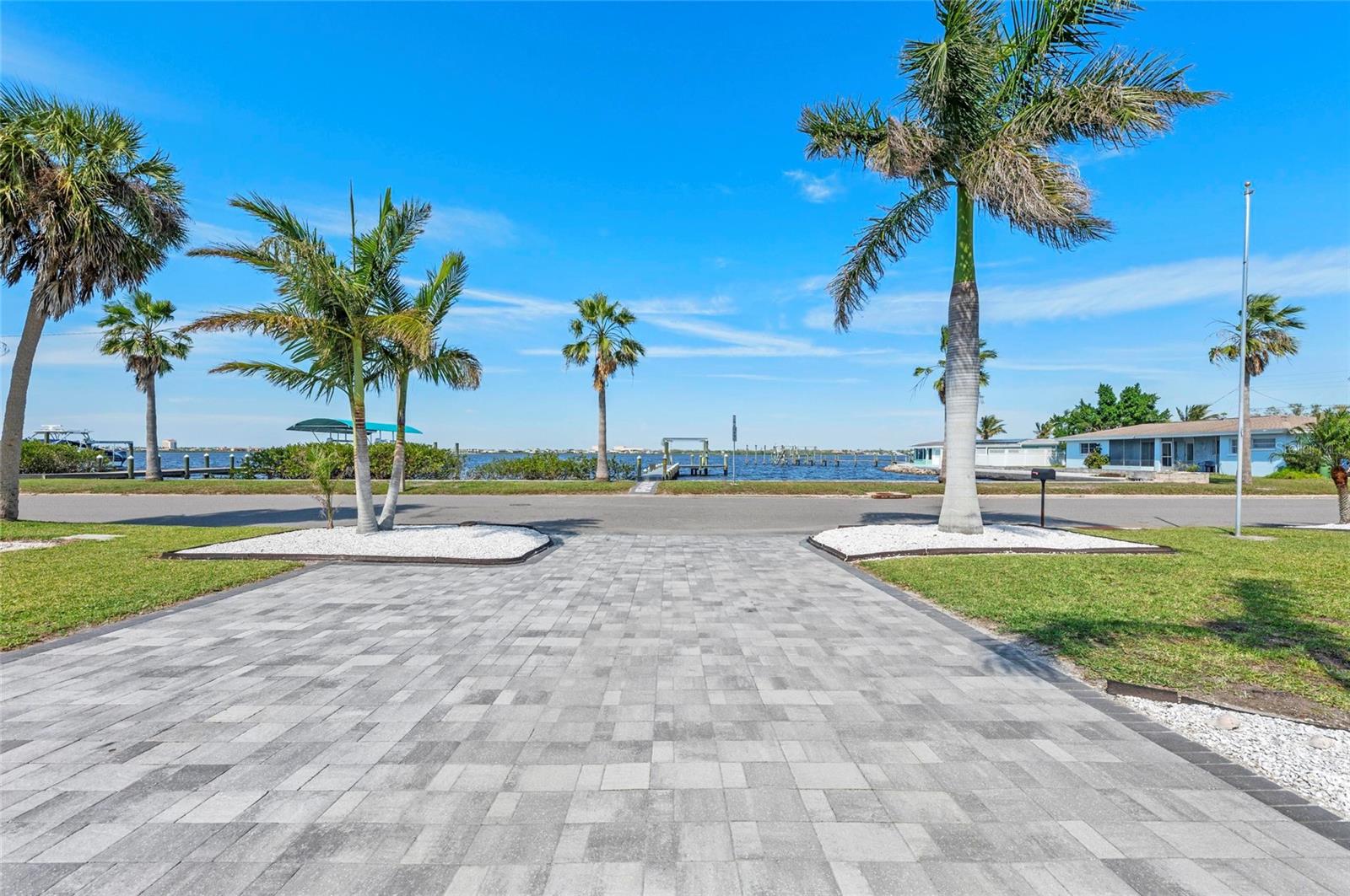 2014 RIVERSIDE DR E, BRADENTON, FL — photo 8